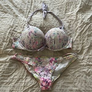 Victoria’s Secret bikini